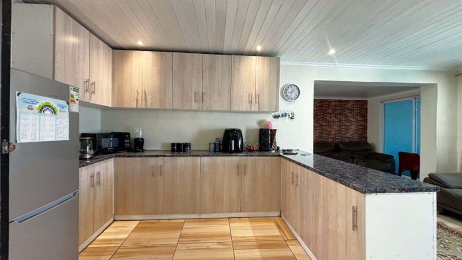 3 Bedroom Property for Sale in Hanover Park Western Cape